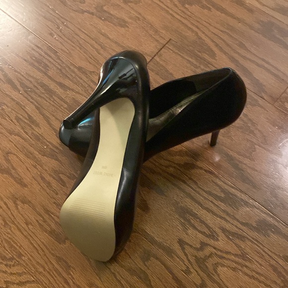 Nine West NIB Open Toed High Heels, 8M, Black, 4.25” heels - Picture 7 of 9